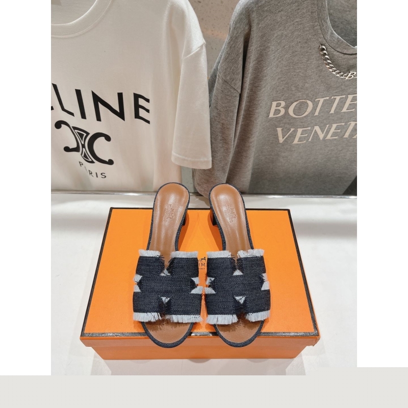 H**mes slippers